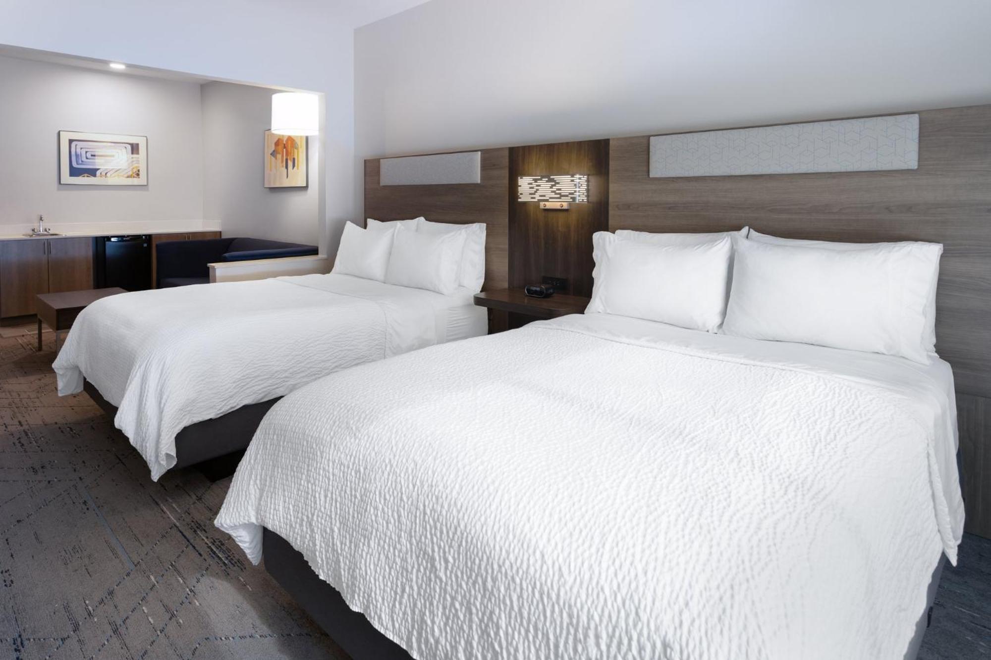 Holiday Inn Express Hotel & Suites Vineland Millville By Ihg Buitenkant foto