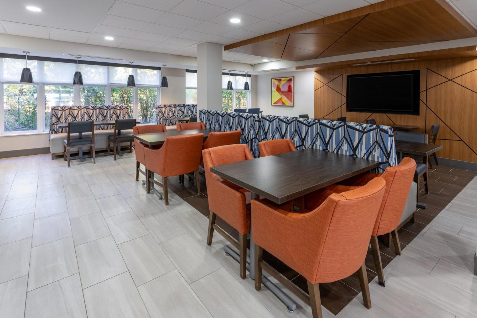 Holiday Inn Express Hotel & Suites Vineland Millville By Ihg Buitenkant foto