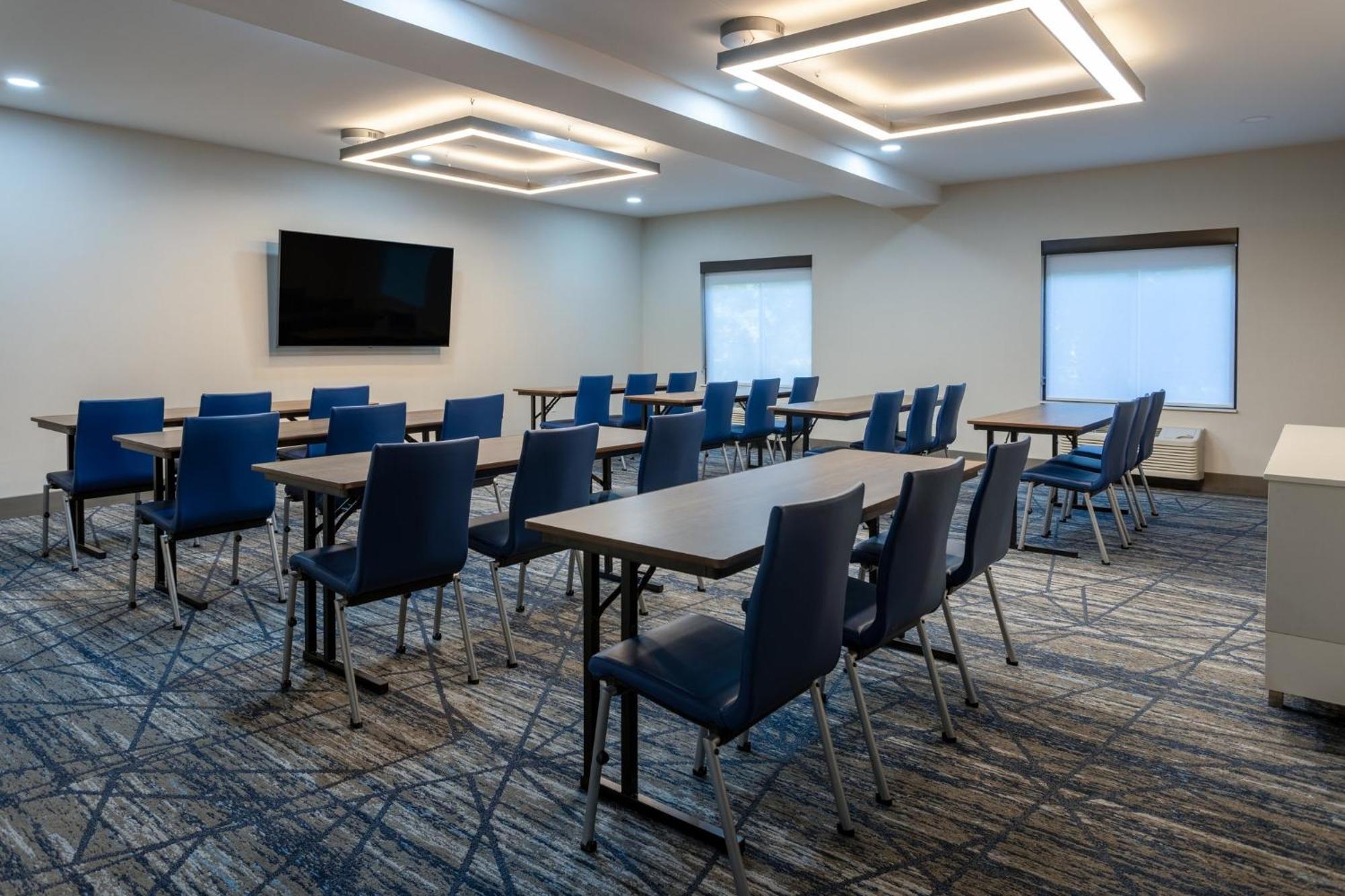 Holiday Inn Express Hotel & Suites Vineland Millville By Ihg Buitenkant foto
