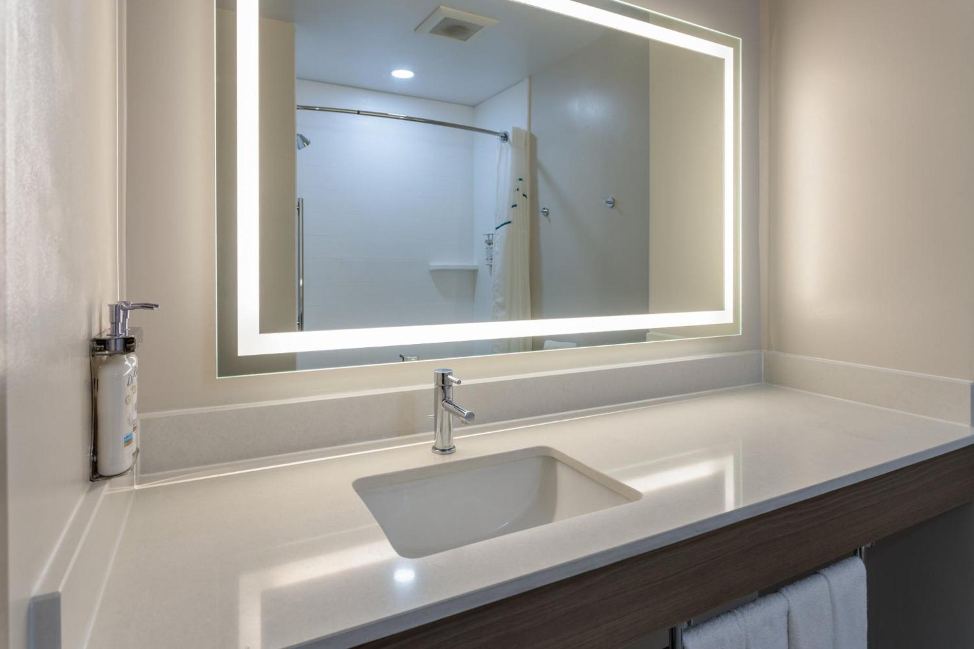 Holiday Inn Express Hotel & Suites Vineland Millville By Ihg Buitenkant foto