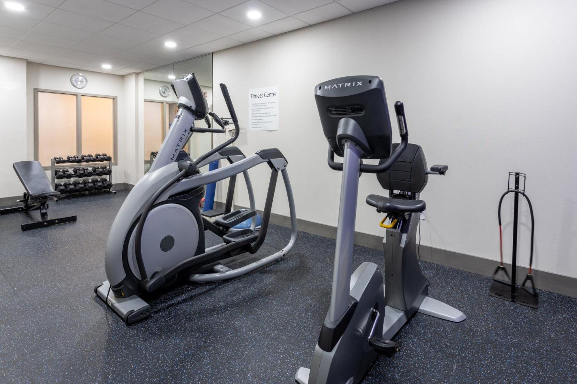 Holiday Inn Express Hotel & Suites Vineland Millville By Ihg Buitenkant foto