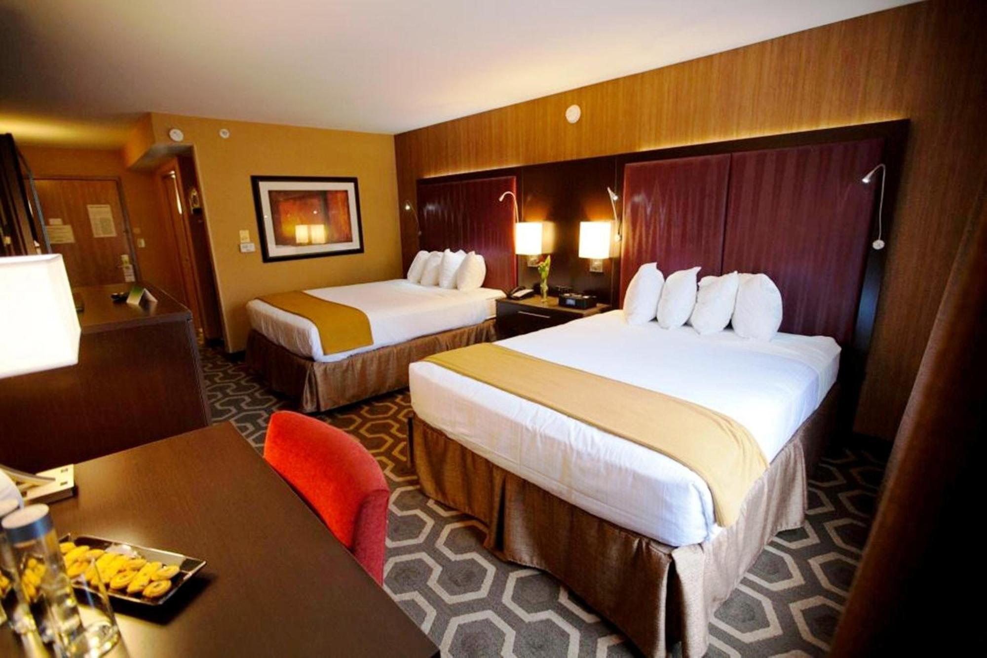 Holiday Inn Express Hotel & Suites Vineland Millville By Ihg Buitenkant foto